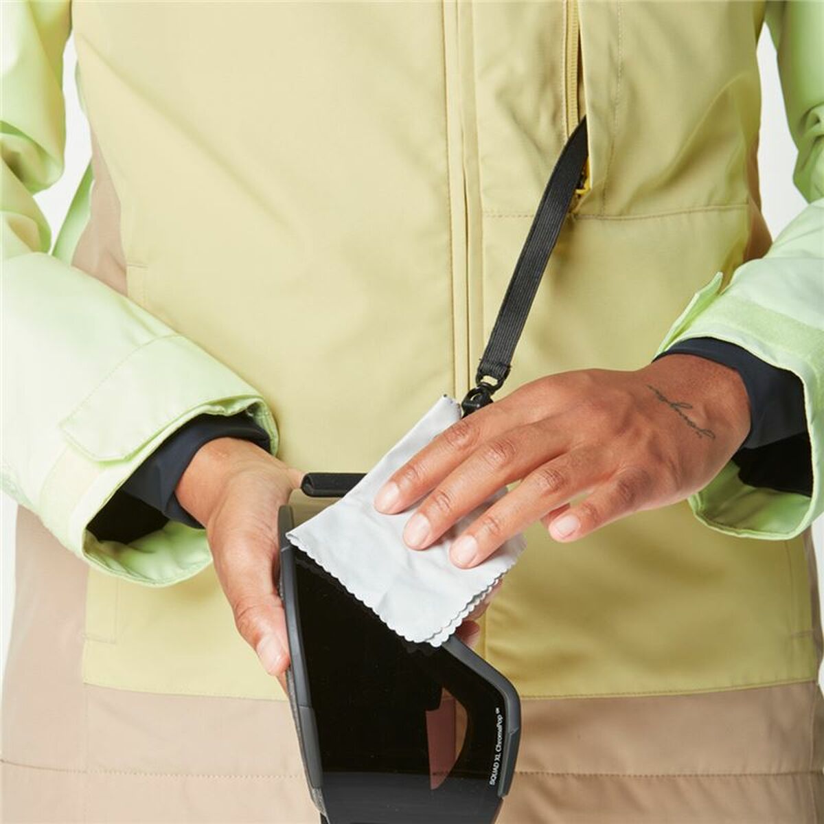 V6H040D088BAFCAEFFA93F908994B4516E0R5467501P5