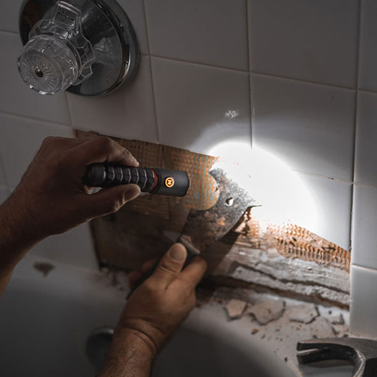 Torcia LED ricaricabile Nebo Torchy 2K 2000 Lm Compatta