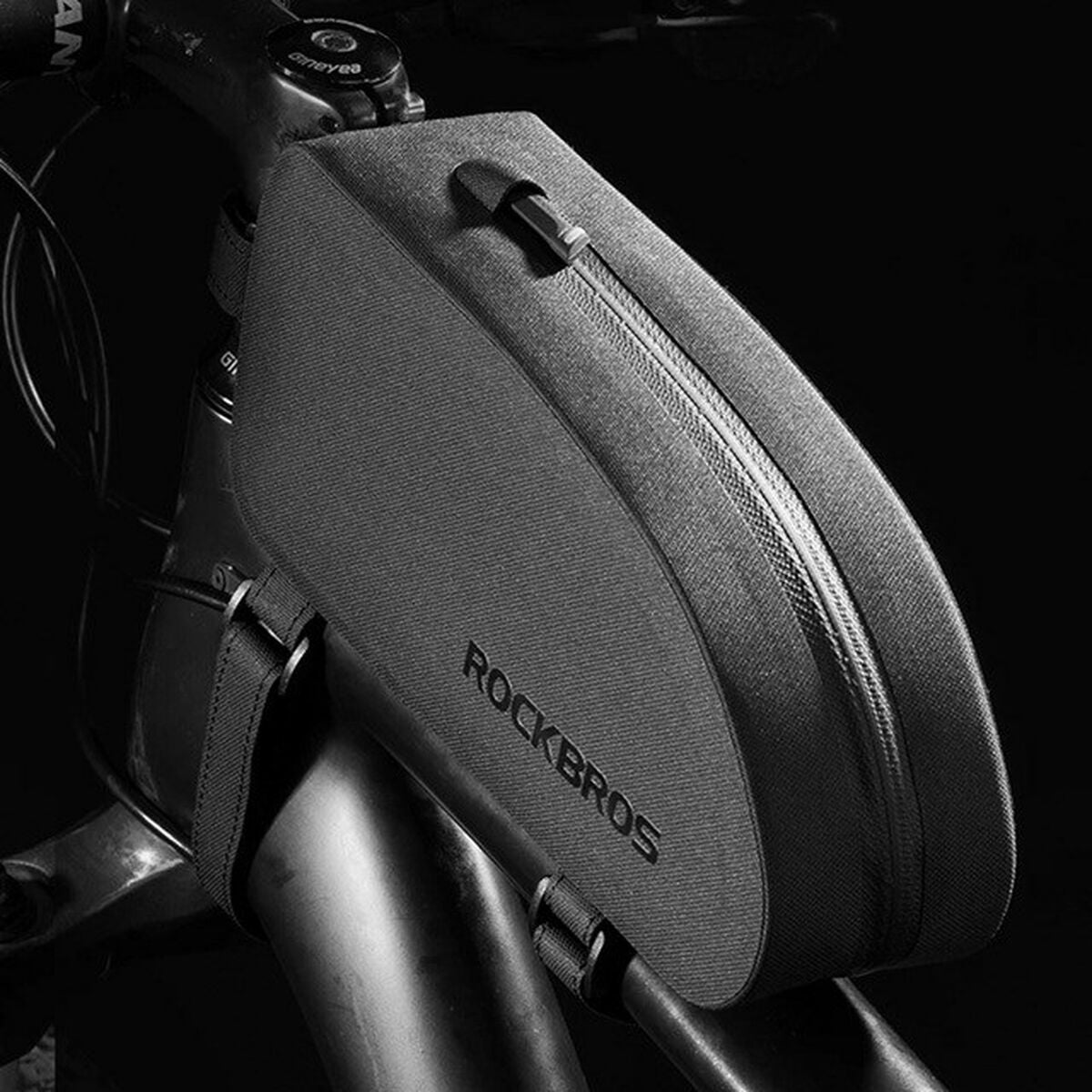 V5H35F006D8946D743E0DFCEB47F94D98E9R6468193P9