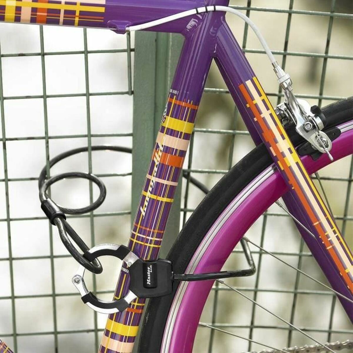 V7HE55928157A81515B30B301B12784C9A0R6169864P5