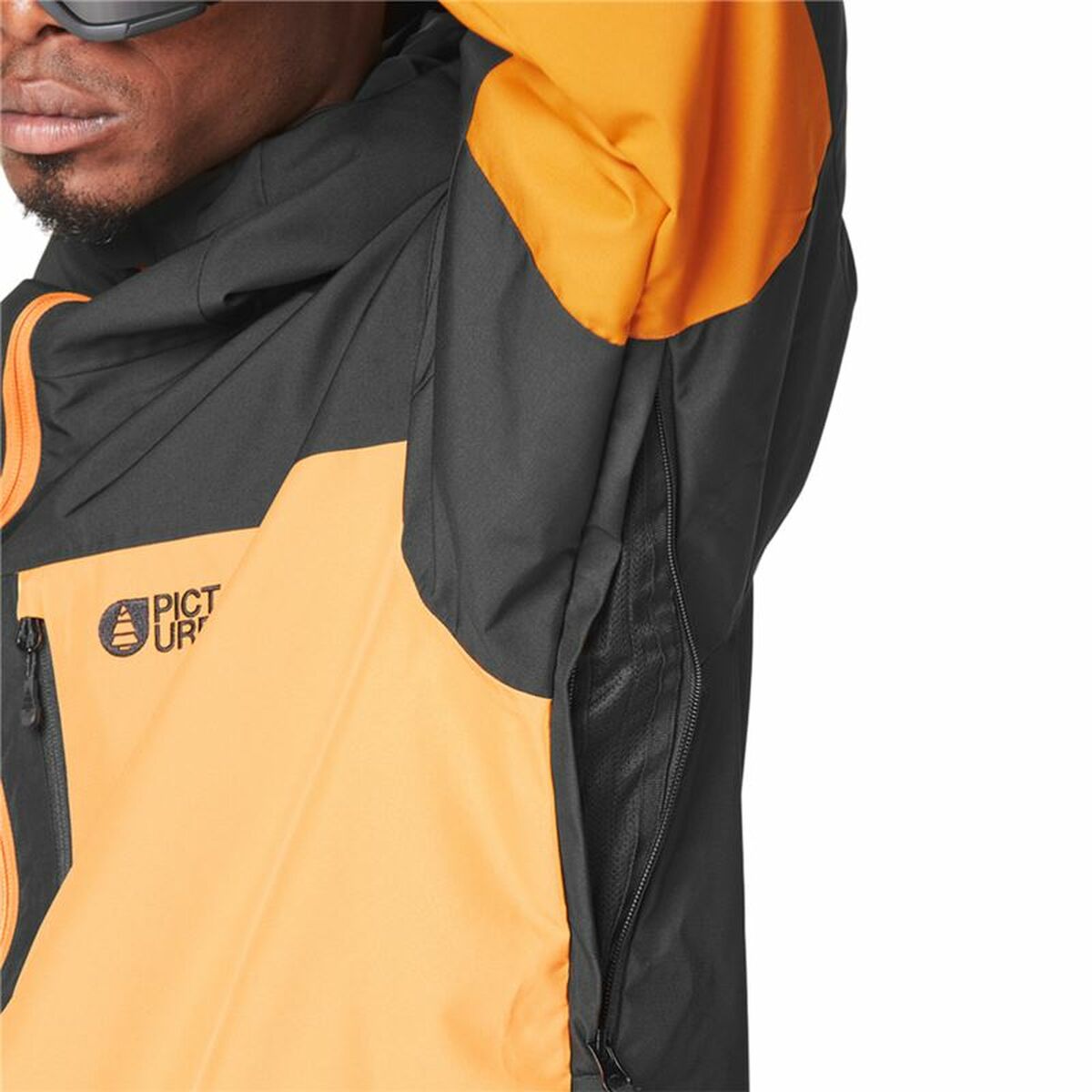 V5HE230F8008A22BD2A44DCA9A9880A9B77R5495270P6