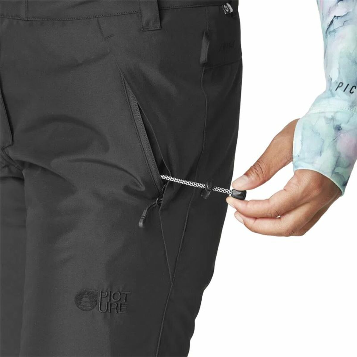 V4HF99A1C069E236208A446123D1EC8A3CDR5524685P3