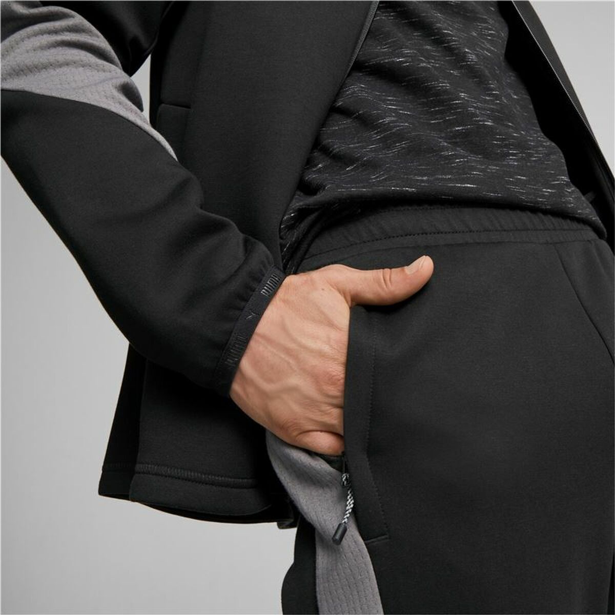 V7HFEBC664B63A22D13ADADB322CFC8D983R2562042P5