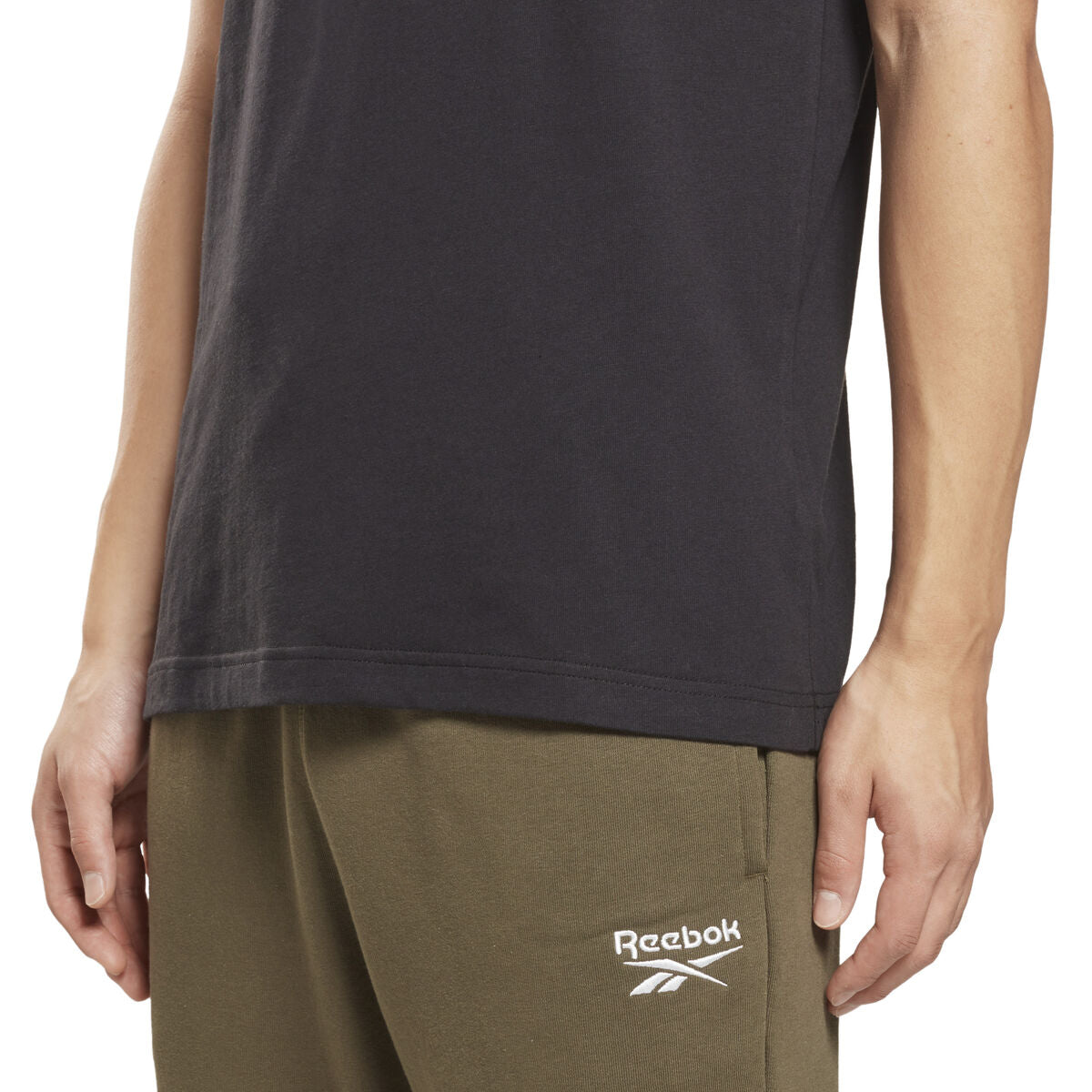 V7H5EFE6353891559B4E26A0F15620AE451R5822424P7