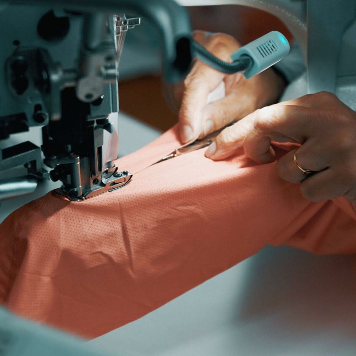 V4HBF254A8F6C54B8C44BA5517A0D4462DDR7231561P4