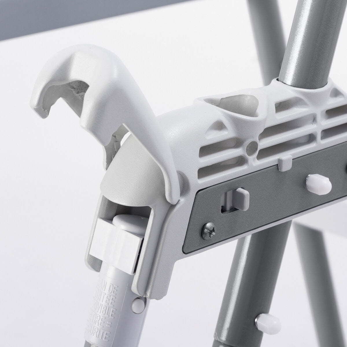 V2HE088628C505DEAD2DE9023C5FD2CBCBDR6245783P7