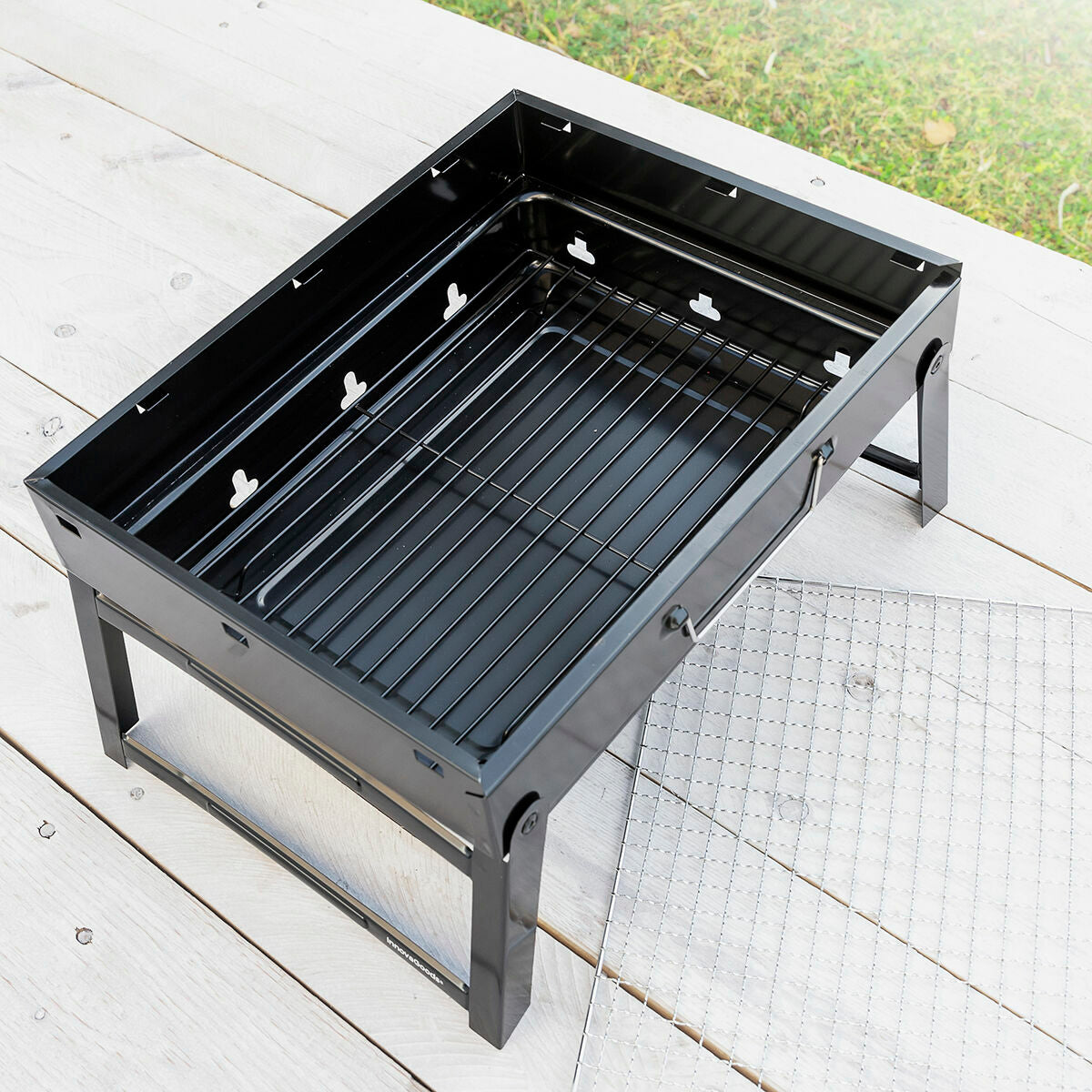 Barbecue Pieghevole Portatile a Carbone BearBQ InnovaGoods V0103439 Ferro (Ricondizionati B)